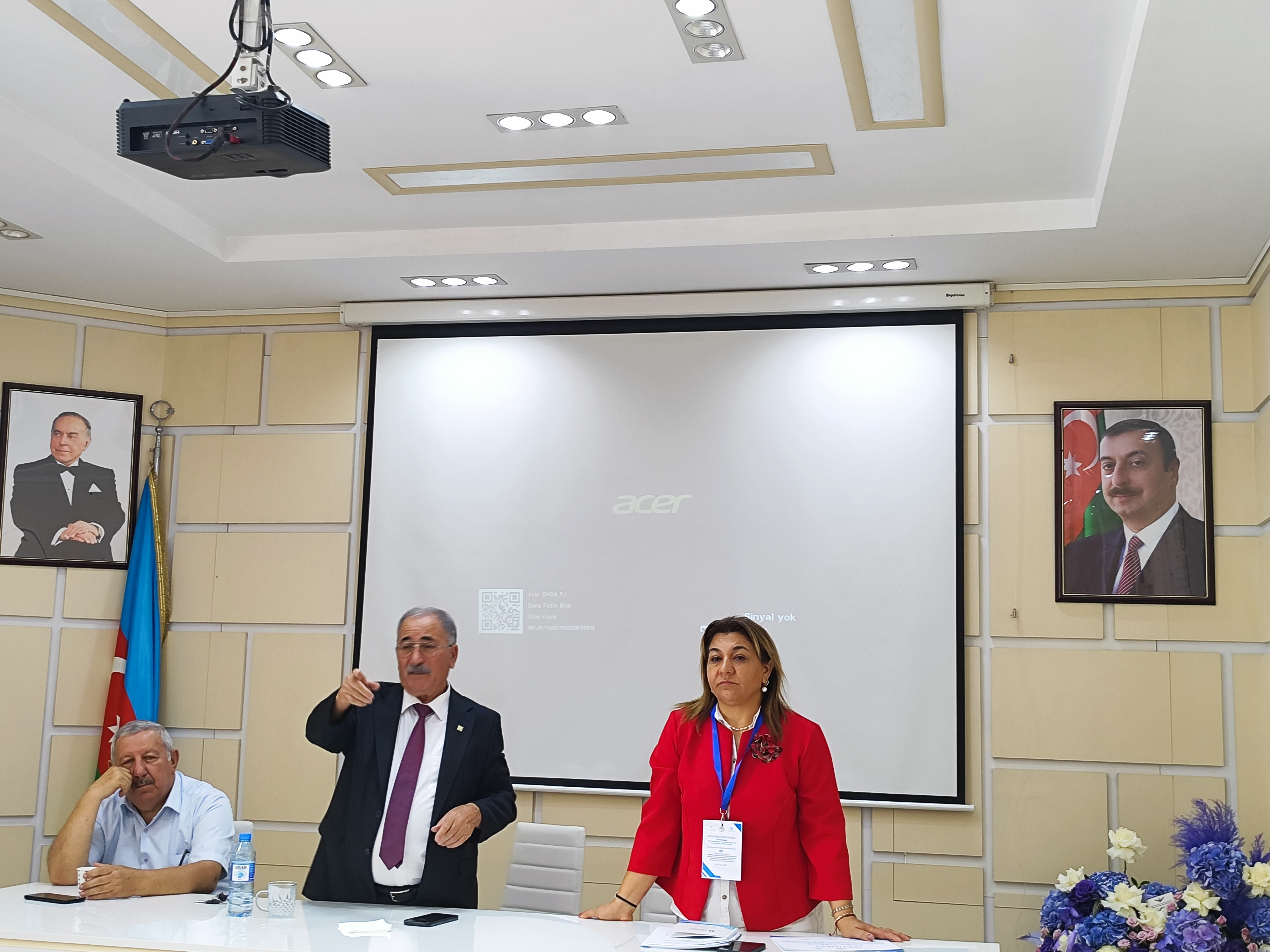 Şərqi Zəngəzur və Qarabağ iqtisadi rayonlarının torpaq və su resurslarına dair elmi-praktiki konfrans davam edir