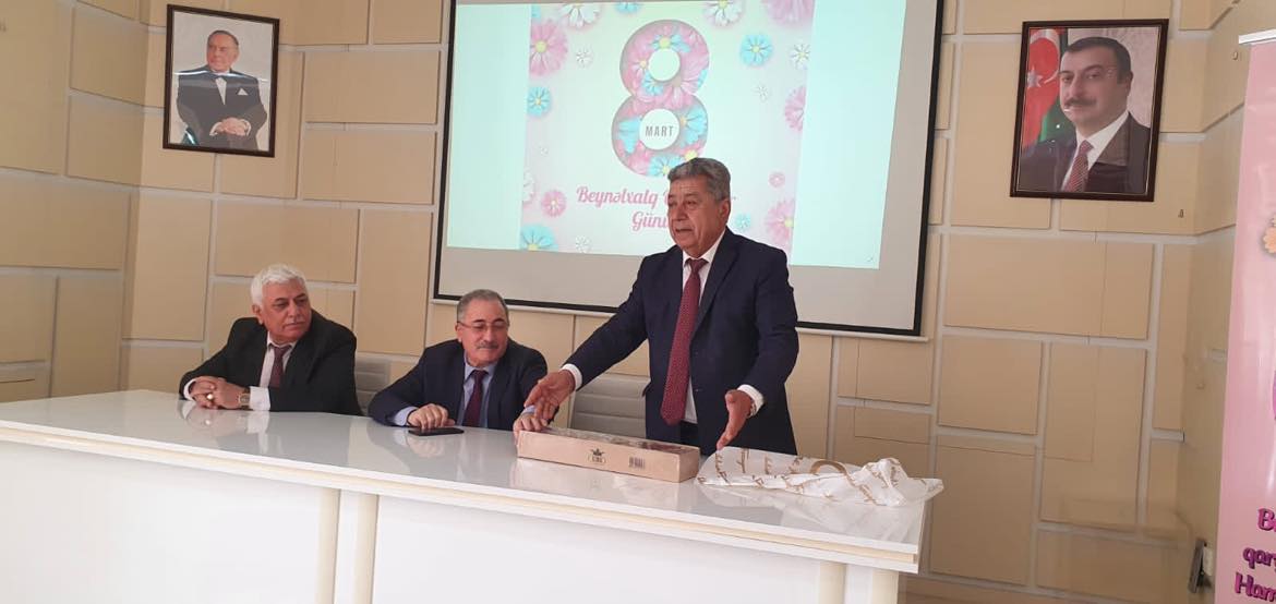 В Институте почвоведения и агрохимии НАНА состоялось мероприятие в связи 8 марта - Международного женского дня. 