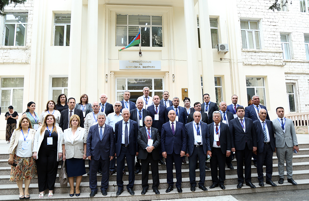 Land and water resources of East Zangezur and Karabakh discussed. Scientific and practical conference held at the Institute of Soil Science and Agrochemistry.