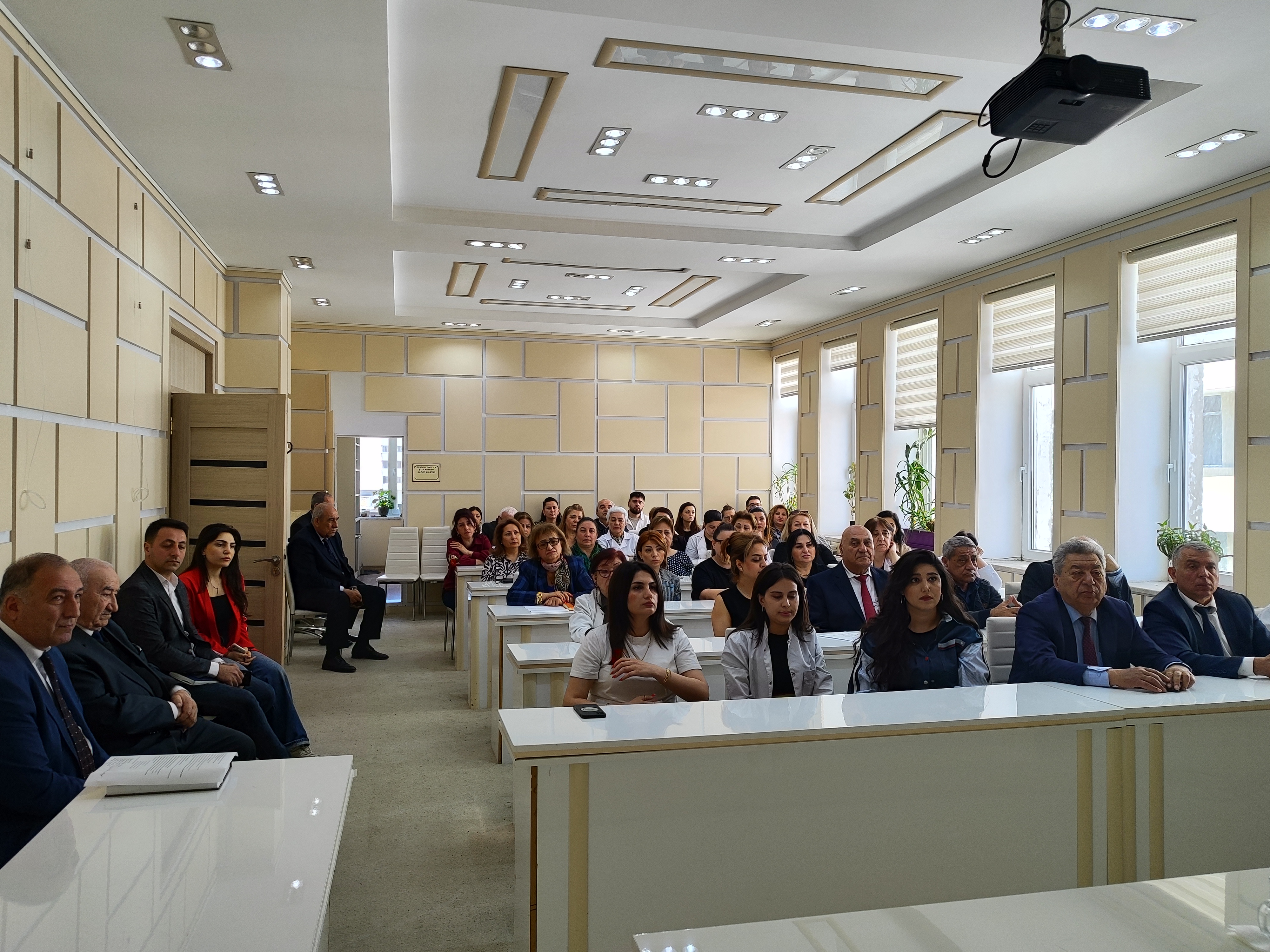 Состоялось мероприятие, посвященное 65-летию плодотворной научной деятельности профессора, почвоведа Вилаята Гасанова