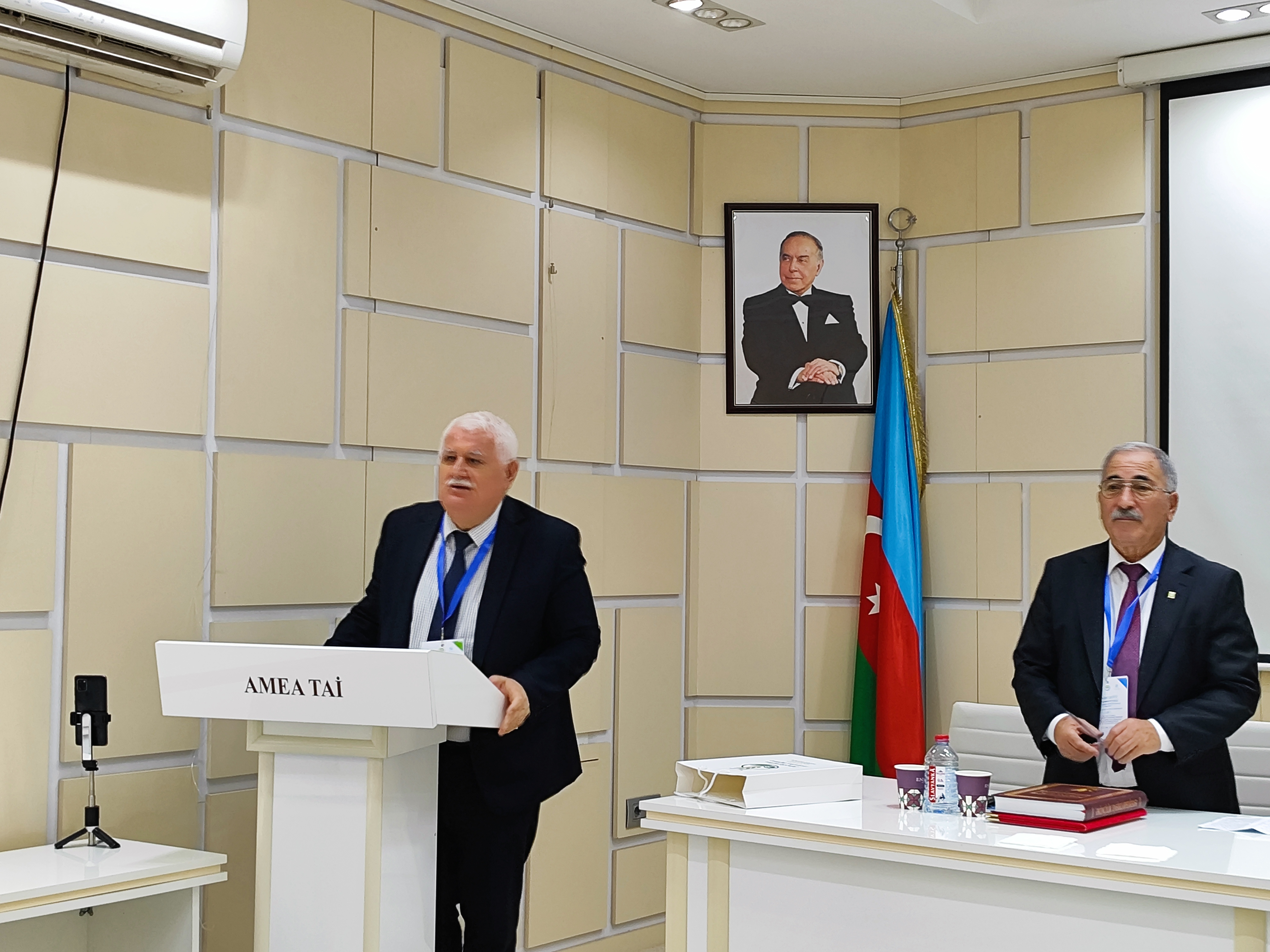 Land and water resources of East Zangezur and Karabakh discussed. Scientific and practical conference held at the Institute of Soil Science and Agrochemistry.