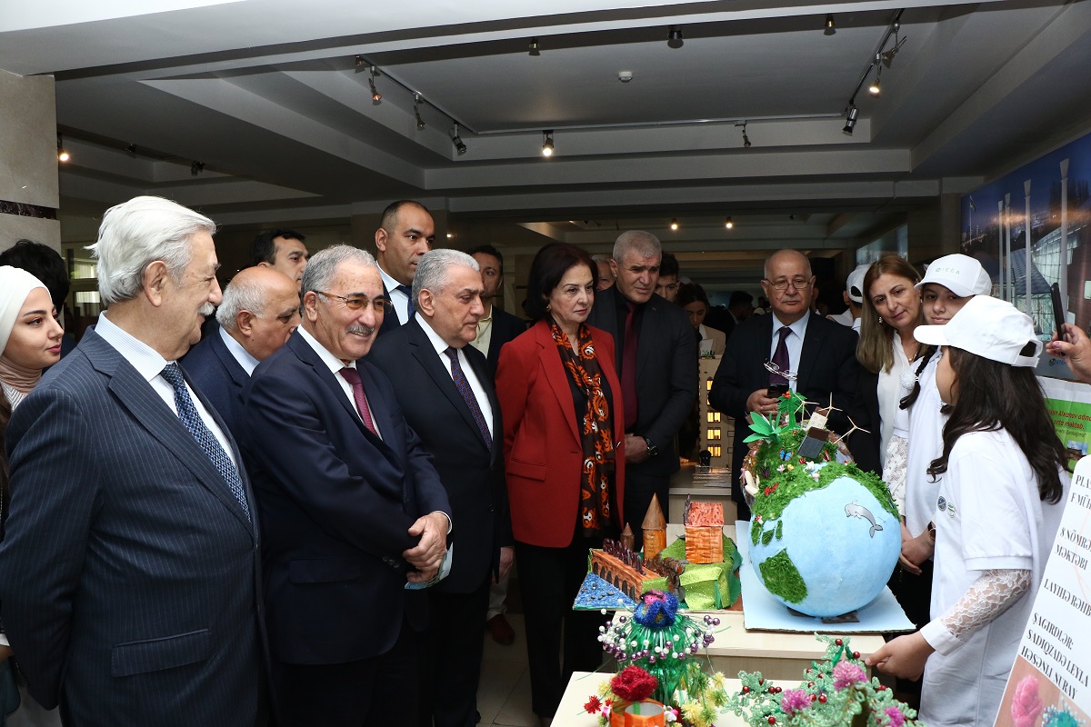 Проведены  конференция и выставка на тему «Исследования по экологической оценке водных ресурсов почвы и атмосферы».