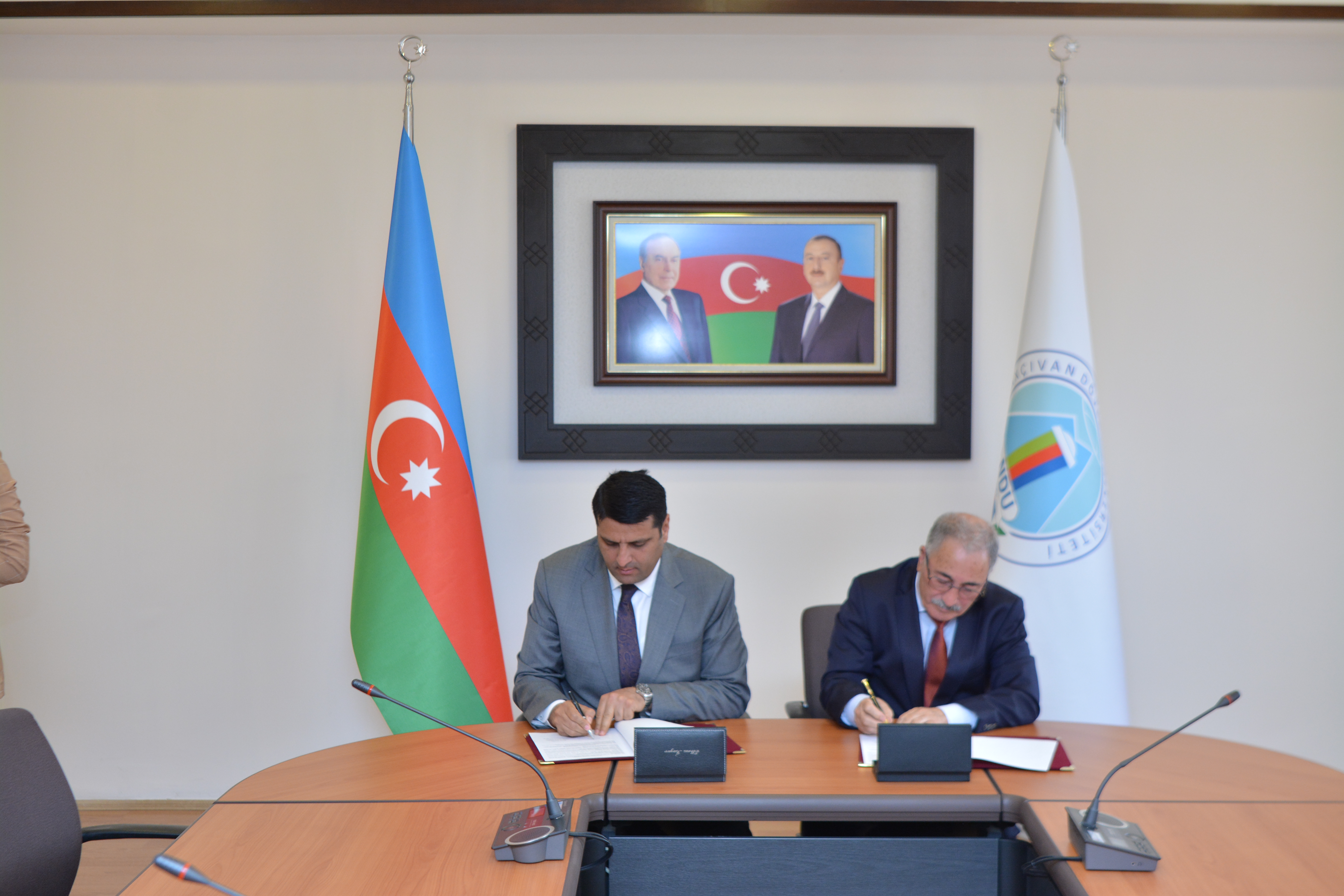 Torpaqşünaslıq və Aqrokimya İnstitutunun baş direktoru AMEA-nın müxbir üzvü, prof. Ə.G.Quliyev Naxçıvan Muxtar Respublikasında  keçirilən elmi-praktik konfransda iştirak edib