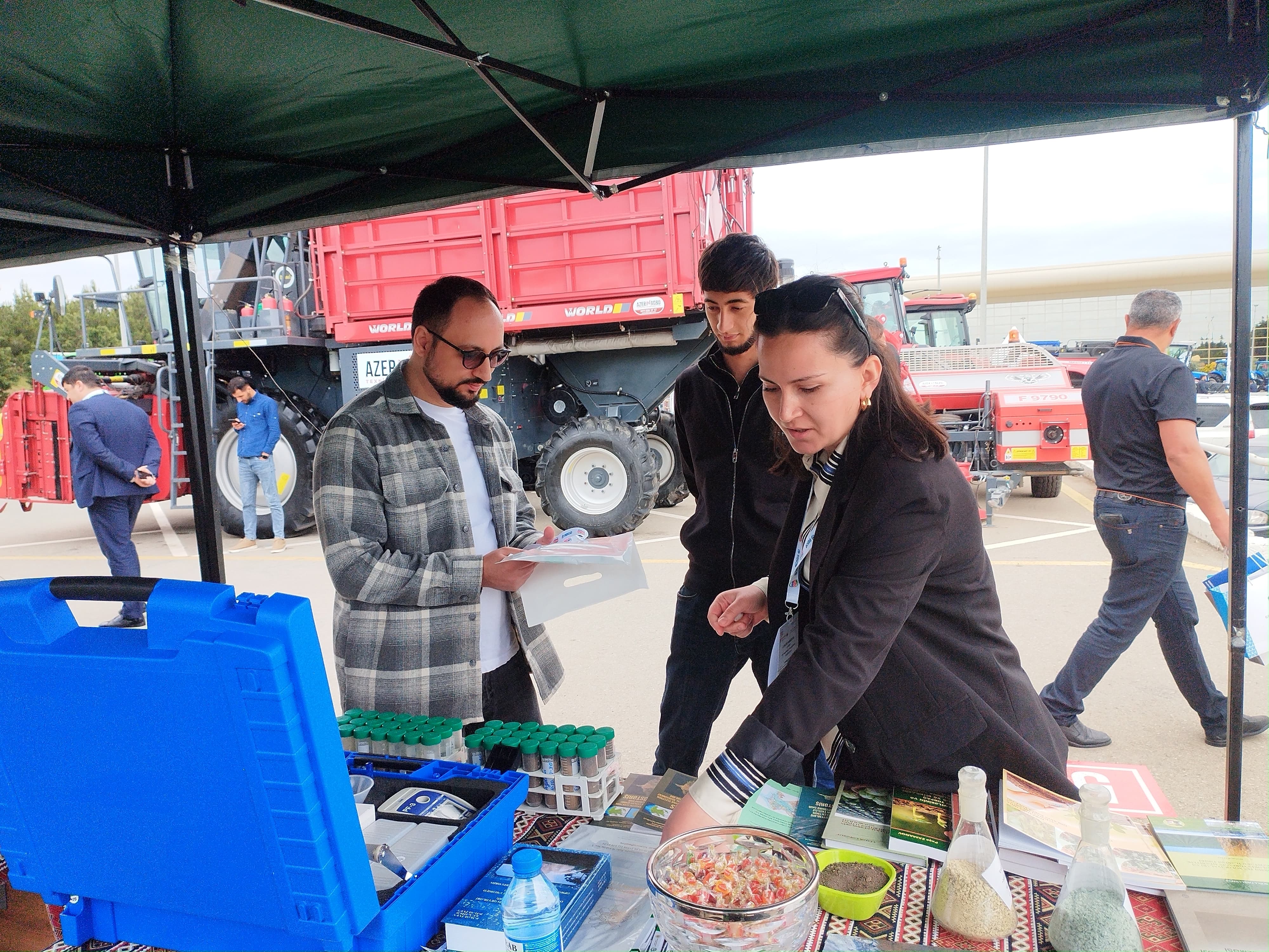 Employees of the Institute of Soil Science and Agrochemistry of the Ministry of Science and Education of the Republic of Azerbaijan participated in the 18th Azerbaijan International Agricultural Exhibition.