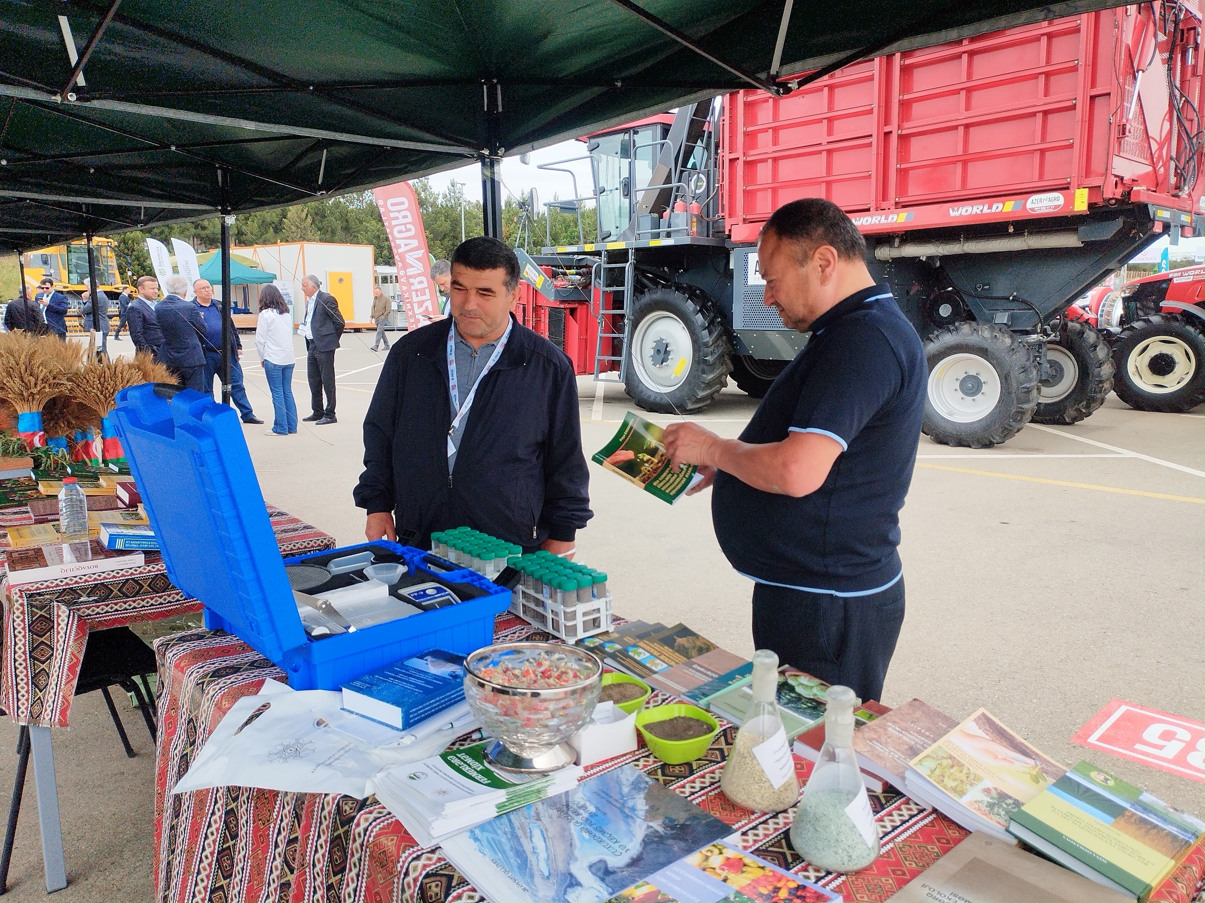 Employees of the Institute of Soil Science and Agrochemistry of the Ministry of Science and Education of the Republic of Azerbaijan participated in the 18th Azerbaijan International Agricultural Exhibition.