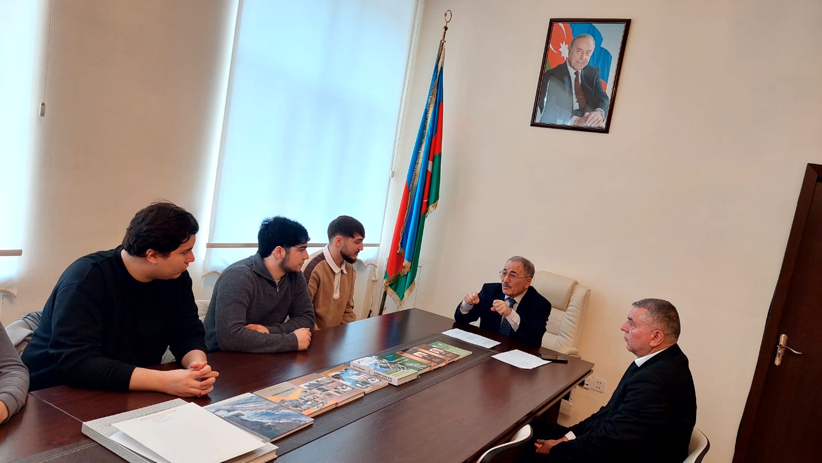 Студенты СГУ проходят стажировку в Институте почвоведения и агрохимии МНО АР