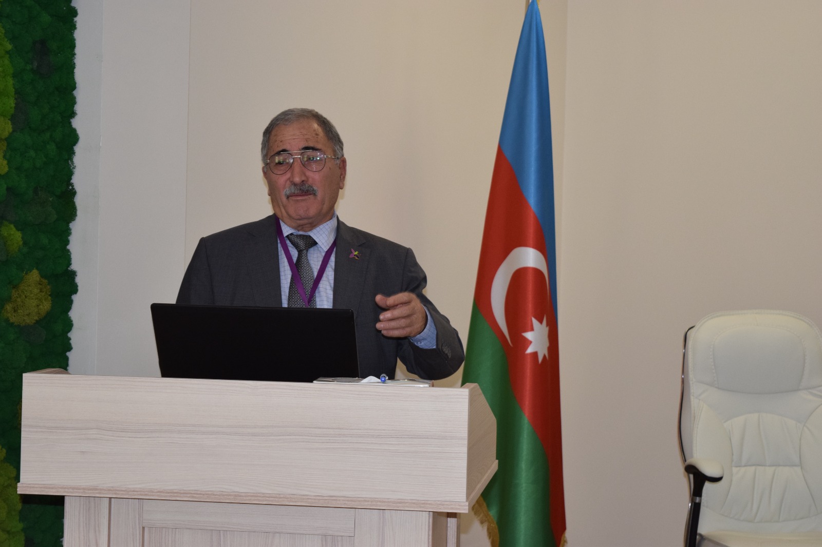 AR ETN Torpaqşünaslıq və Aqrokimya İnstitutunun baş direktoru COP29 və “Yaşıl dünya naminə həmrəylik ili”nə həsr olunmuş “Bioloji müxtəlifliyin mühafizəsi: botanika, ekologiya və yaşıl şəhərlər” adlı forumda  iştirak edib