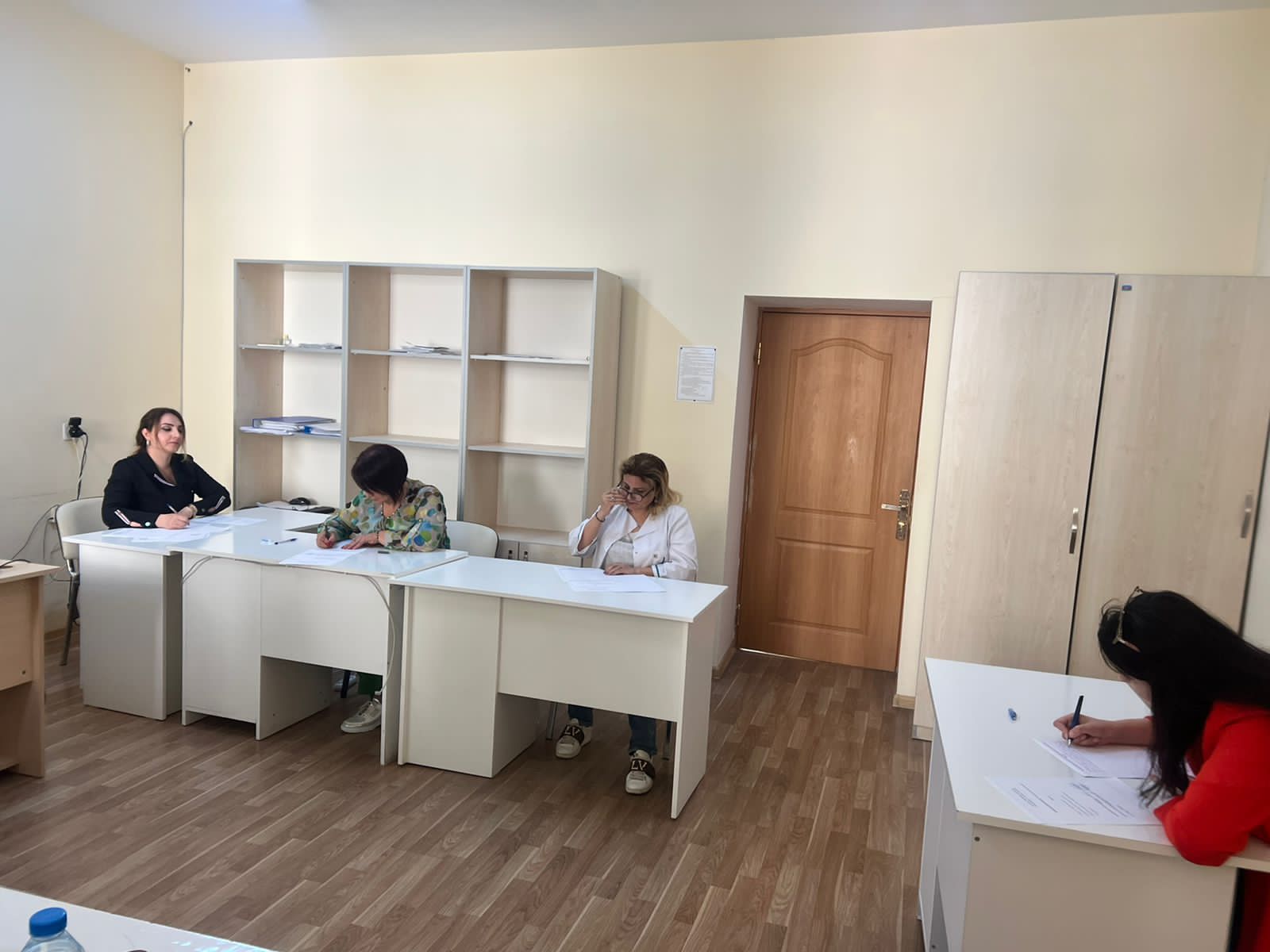 В  Институте почвоведения и агрохимии продолжаются минимальные экзамены для докторантов и диссертантов  на летней экзаменационной сессии