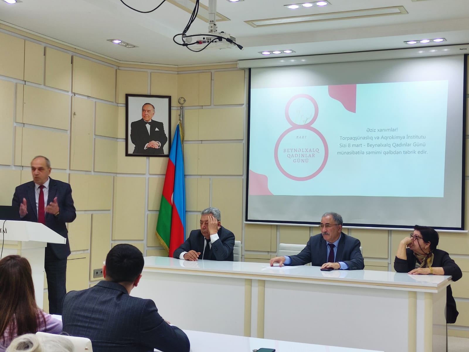 В Институте почвоведения и агрохимии Министерство   науки и образования Азербайджанской Республики состоялось мероприятие посвященное 8 марта - Международного женского дня 