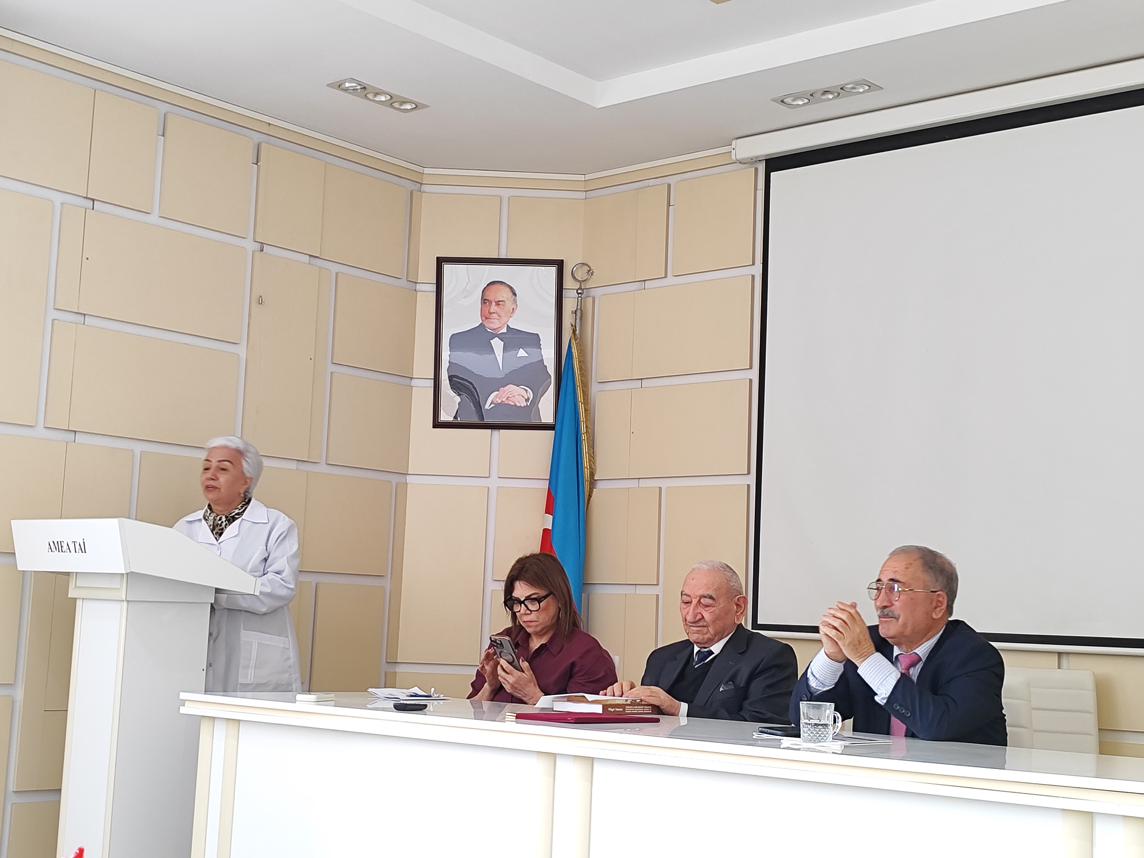 Состоялось мероприятие, посвященное 65-летию плодотворной научной деятельности профессора, почвоведа Вилаята Гасанова