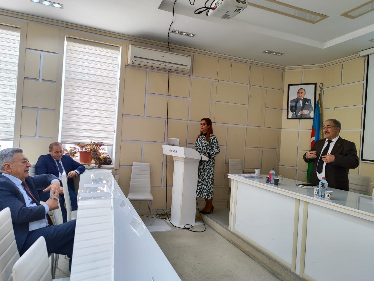 Лаборатории «Агроэкологии и бонитировки почв» и «Международной экологии почв» представили итоговый отчет за 2023 год.