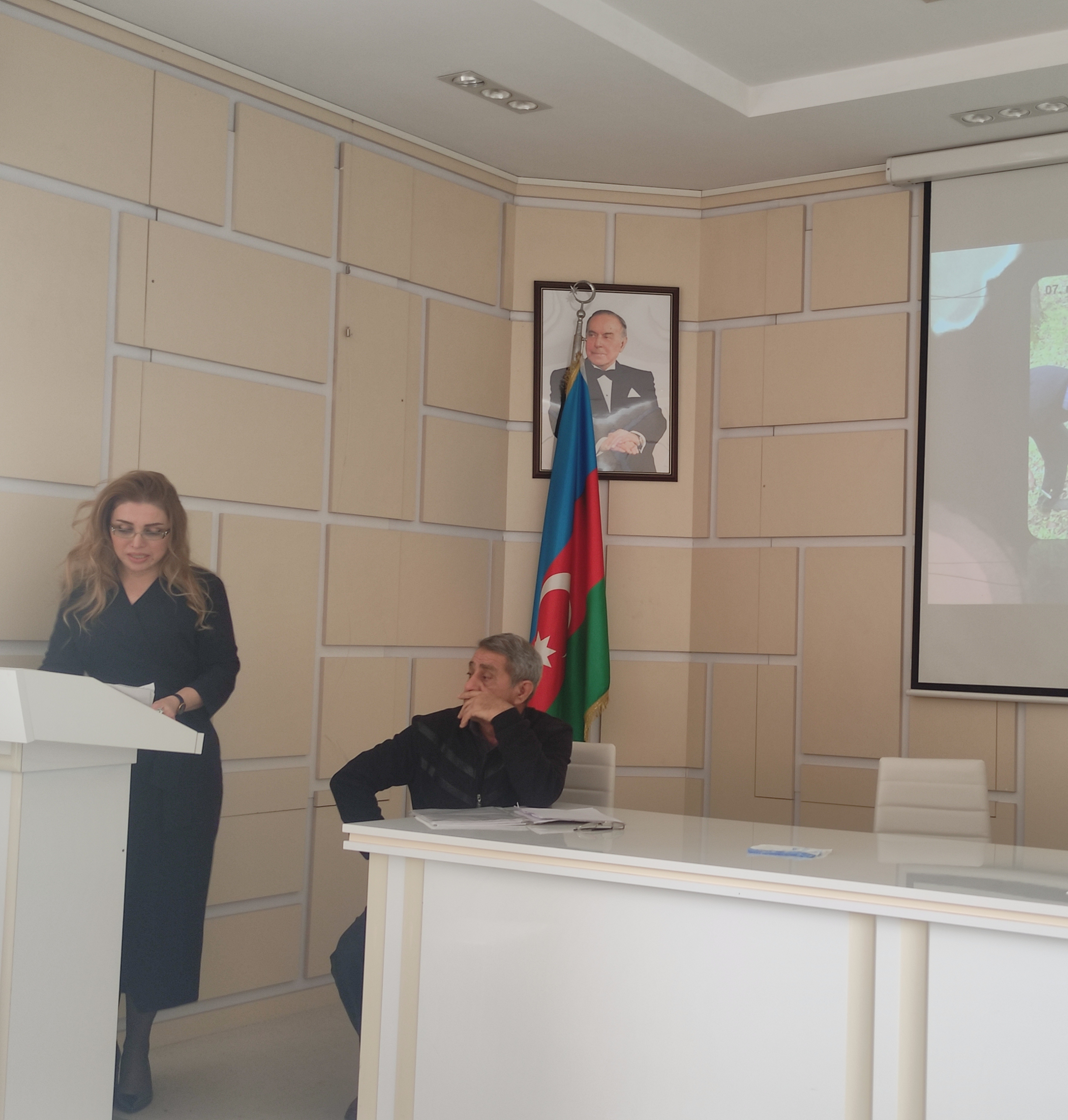 Torpaqların mineralogiyası və kimyası, Torpaqların biologiyası və Suvarmanın müasir problemləri  laboratoriyaları  2022-ci il üzrə yekun hesabatınlarını təqdim ediblər