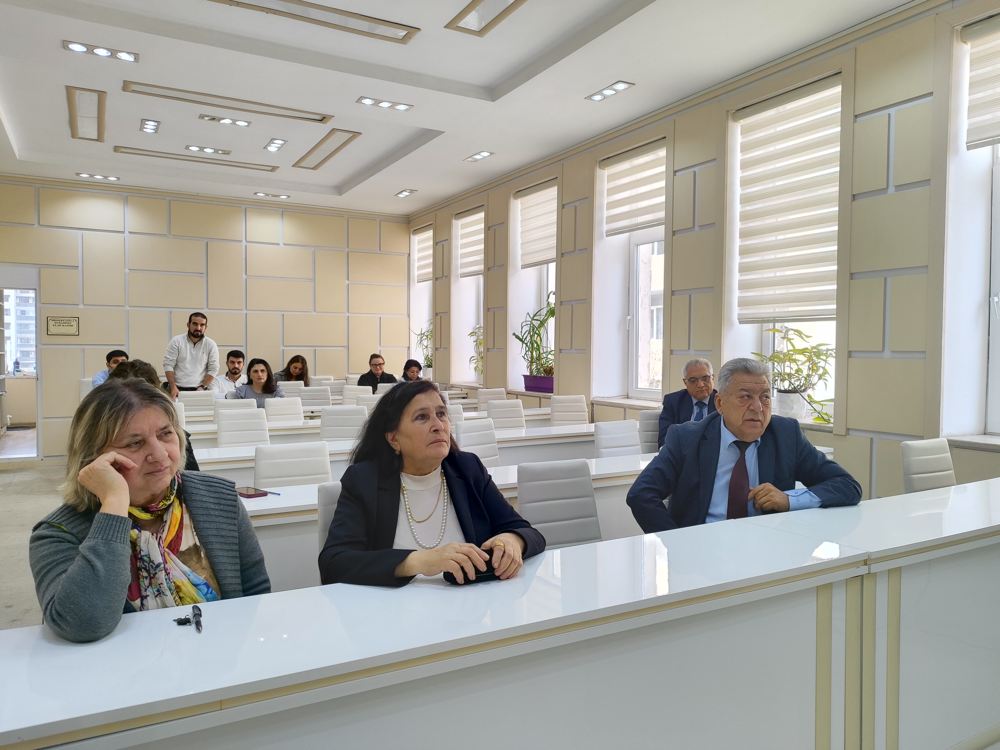 AR ETN Torpaqşünaslıq və Aqrokimya İnstitutunda doktorant və dissertantların attestasiyası keçirilib