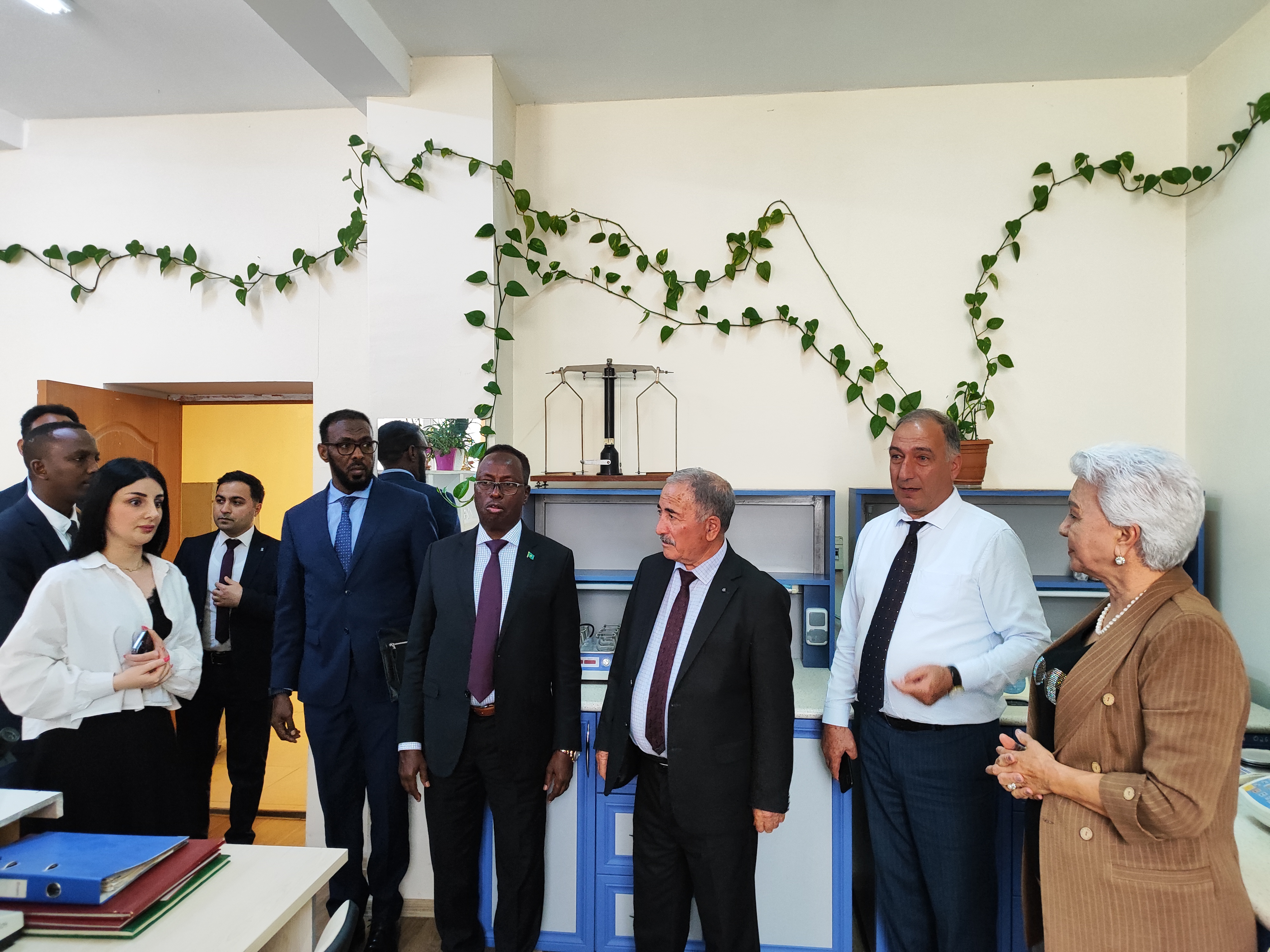 Somali Kənd Təsərrüfatı Tənzimləmə və Yoxlama Xidmətinin nümayəndələri ilə  Torpaqşünaslıq və Aqrokimya İnstitutunda görüş keçirilib