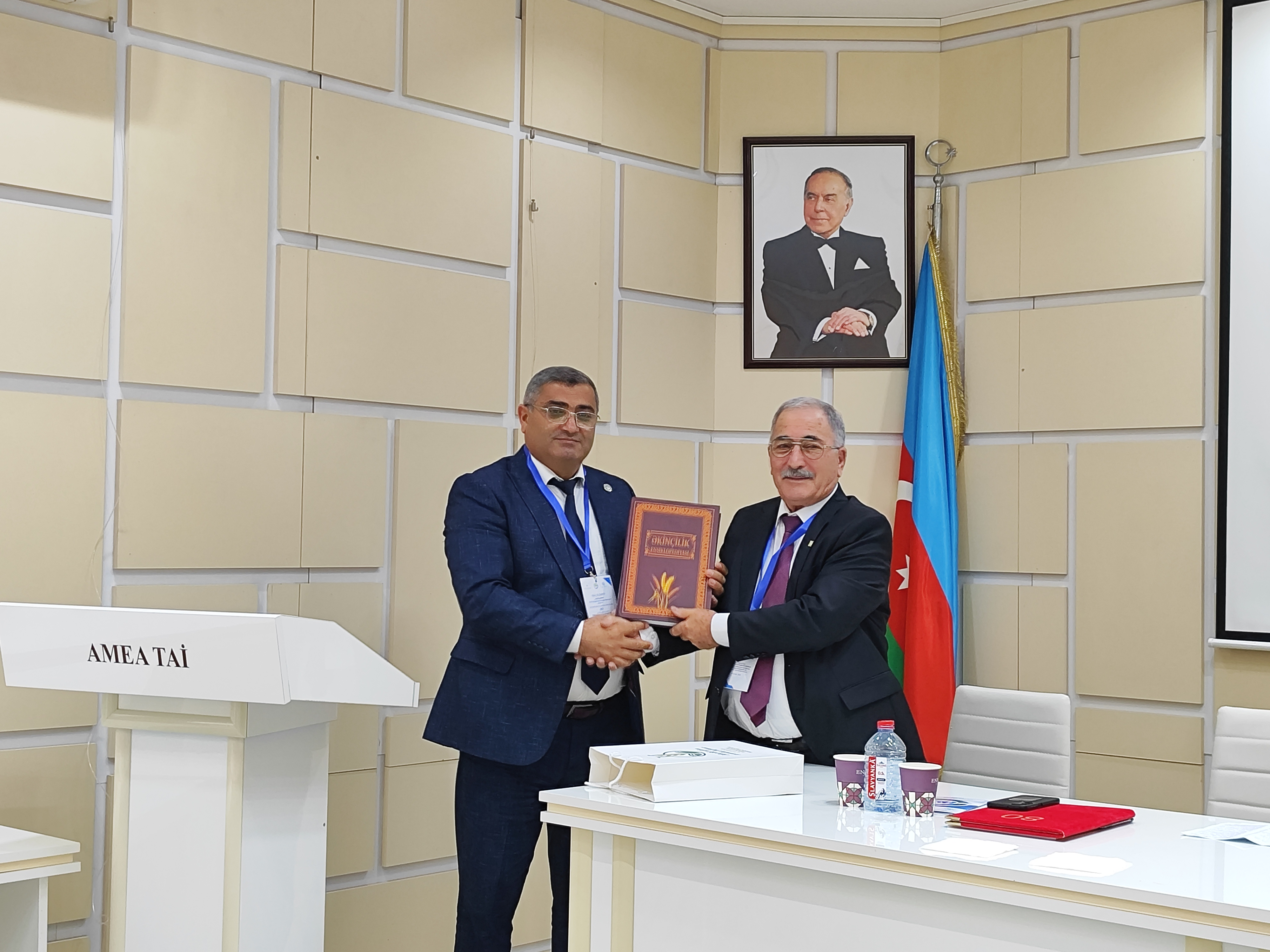 Land and water resources of East Zangezur and Karabakh discussed. Scientific and practical conference held at the Institute of Soil Science and Agrochemistry.