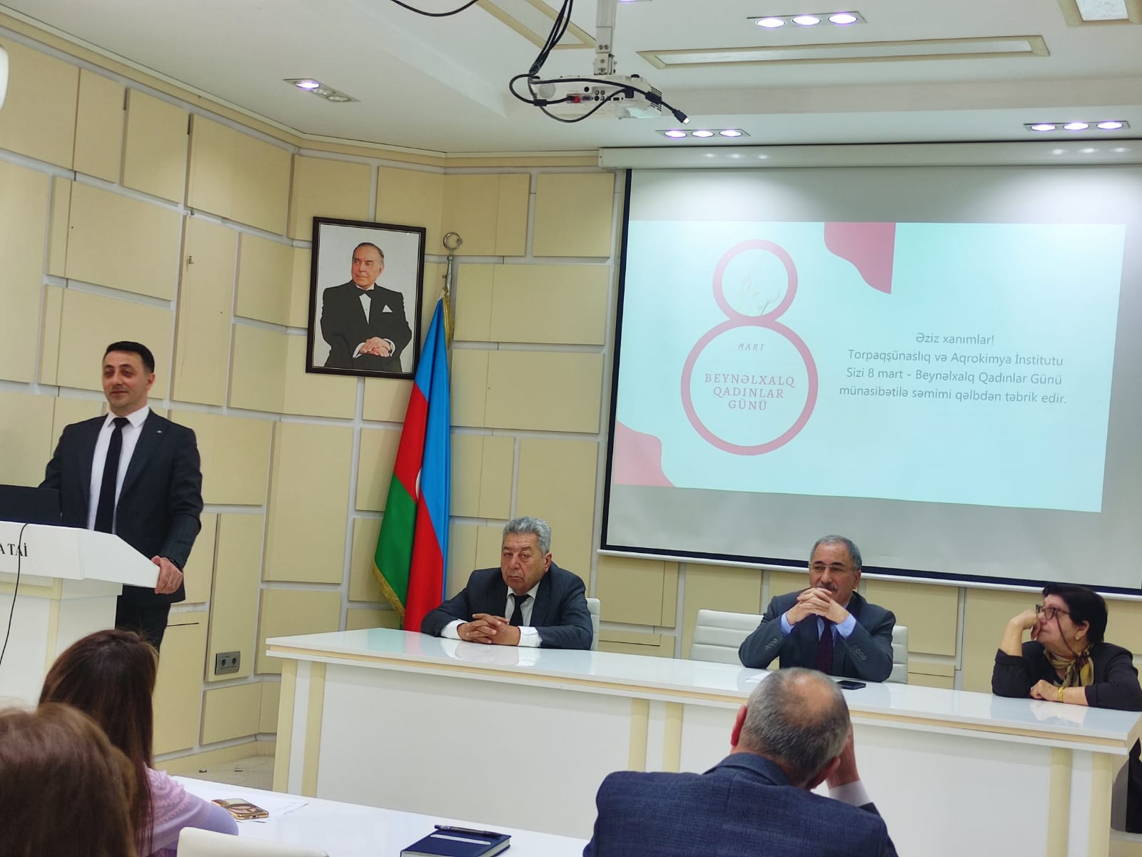 В Институте почвоведения и агрохимии Министерство   науки и образования Азербайджанской Республики состоялось мероприятие посвященное 8 марта - Международного женского дня 