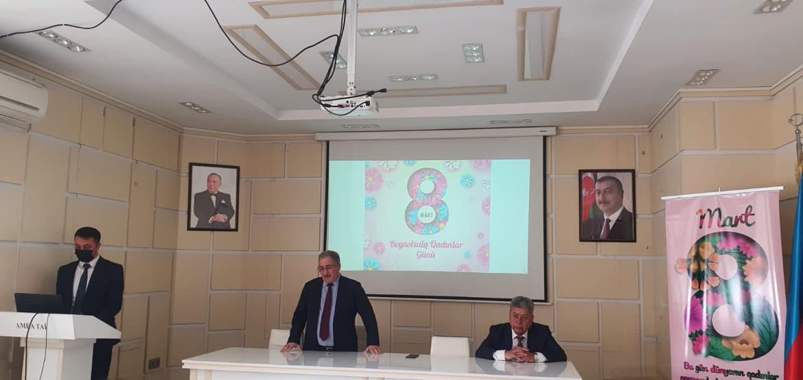 В Институте почвоведения и агрохимии НАНА состоялось мероприятие в связи 8 марта - Международного женского дня. 