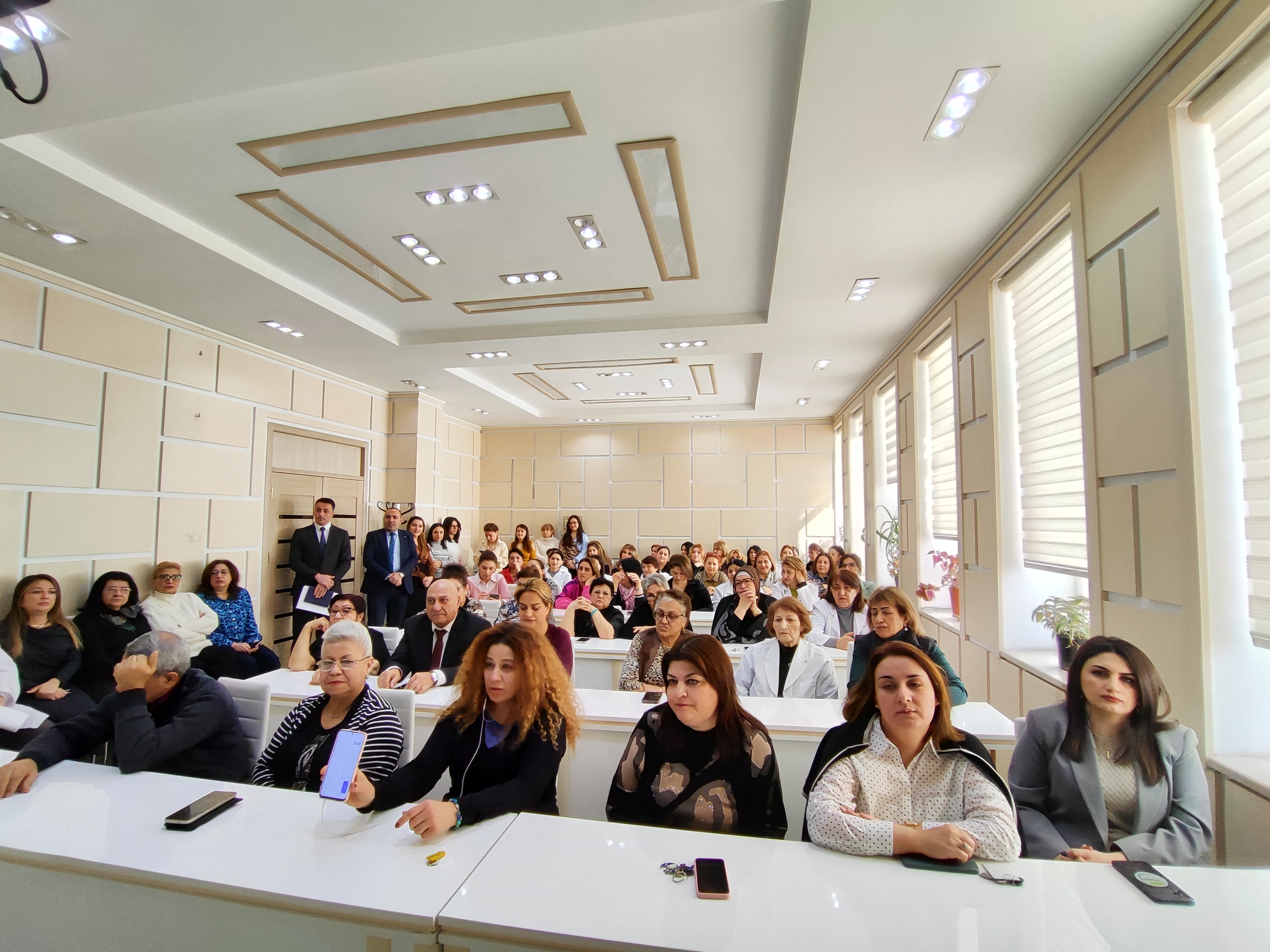 В Институте почвоведения и агрохимии МНО АР  состоялось мероприятие посвященное 8 марта - Международного женского дня 